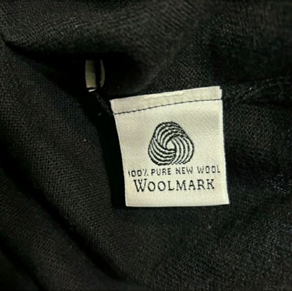 FIII Black 100% Wool Mock Turtleneck Sweater VINTAGE - Picture 5 of 6